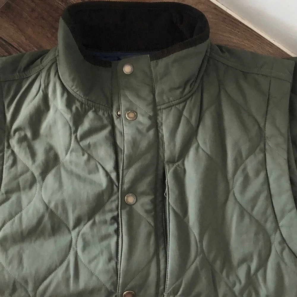 Duluth trading Men's Quilted Vest in Olive Green size Medium lots pockets - Picture 4 of 8